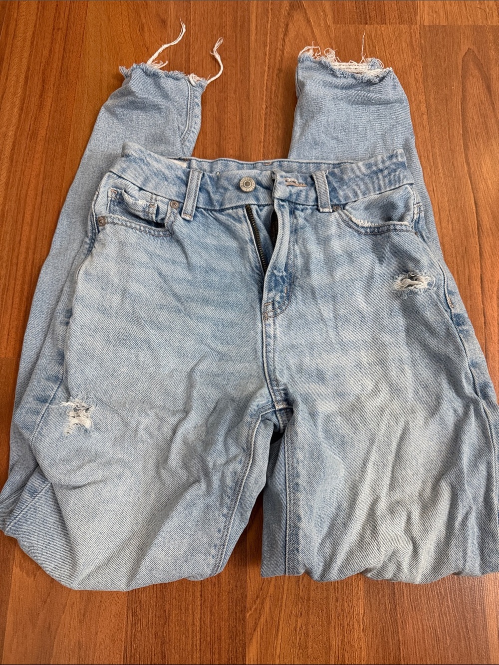 American Eagle Strigid Curvy Mom Jeans
